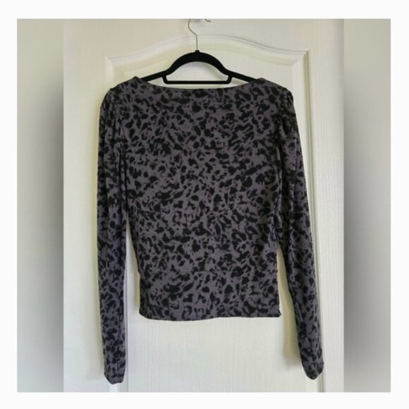 Express Black and Gray Patterned Blouse - Picture 3 of 3